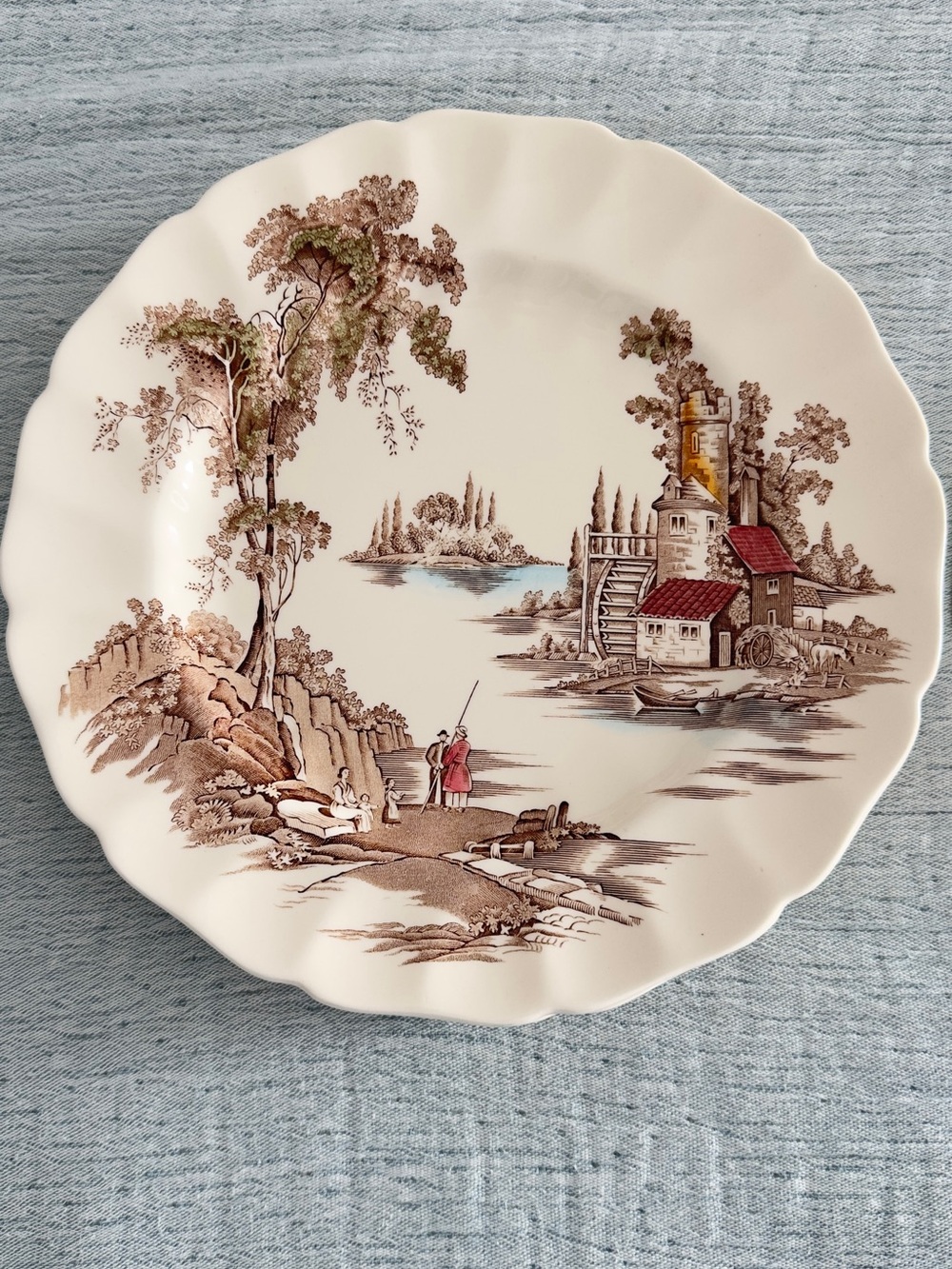 5 vintage 10" stoneware dinner plates
